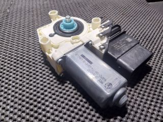 bontott VW GOLF V Jobb hátsó Ablakemelő Motor