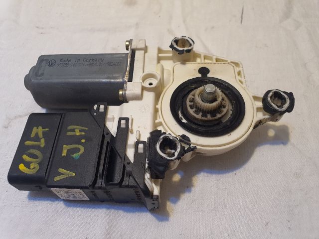 bontott VW GOLF V Jobb hátsó Ablakemelő Motor
