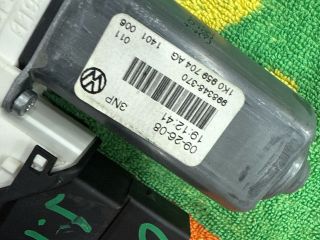 bontott VW GOLF V Jobb hátsó Ablakemelő Motor