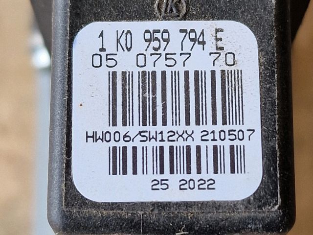 bontott VW GOLF V Jobb hátsó Ablakemelő Motor