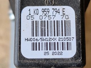 bontott VW GOLF V Jobb hátsó Ablakemelő Motor