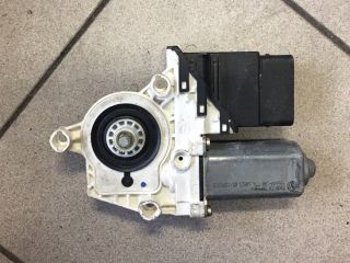 bontott VW GOLF V Jobb hátsó Ablakemelő Motor