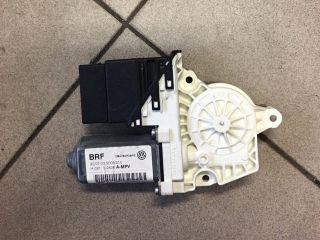 bontott VW GOLF V Jobb hátsó Ablakemelő Motor