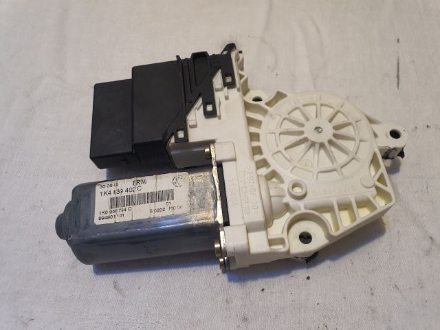 bontott VW GOLF V Jobb hátsó Ablakemelő Motor
