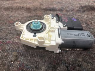 bontott VW GOLF V Jobb hátsó Ablakemelő Motor