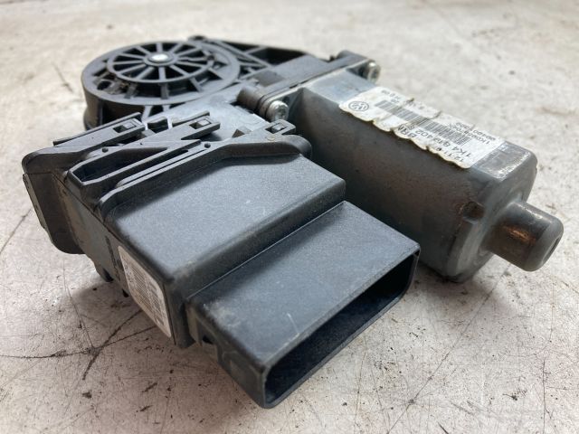 bontott VW GOLF V Jobb hátsó Ablakemelő Motor