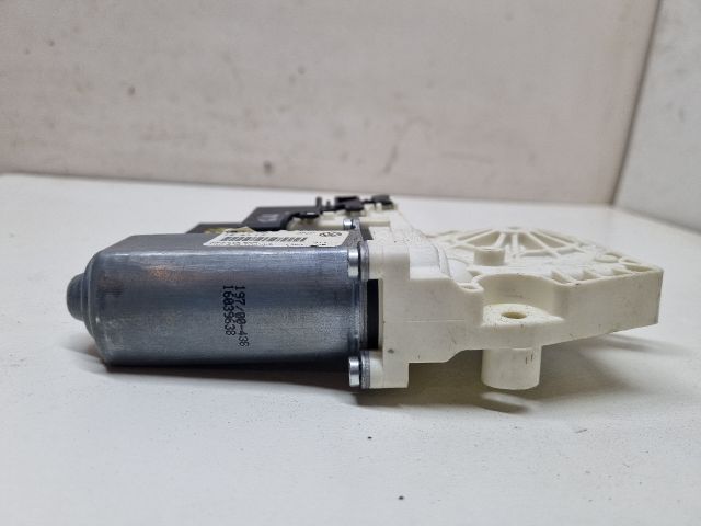 bontott VW GOLF V Jobb hátsó Ablakemelő Motor