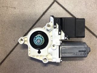 bontott VW GOLF V Jobb hátsó Ablakemelő Motor