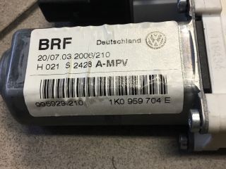 bontott VW GOLF V Jobb hátsó Ablakemelő Motor