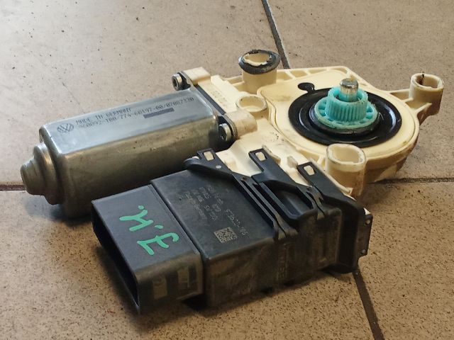 bontott VW GOLF V Jobb hátsó Ablakemelő Motor