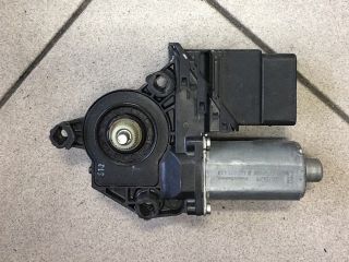 bontott VW GOLF V Jobb hátsó Ablakemelő Motor