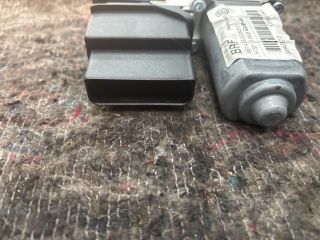 bontott VW GOLF V Jobb hátsó Ablakemelő Motor