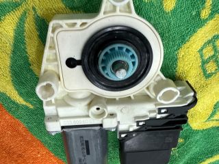 bontott VW GOLF V Jobb hátsó Ablakemelő Motor