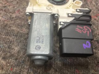 bontott VW GOLF V Jobb hátsó Ablakemelő Motor