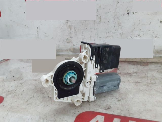 bontott VW GOLF V Jobb hátsó Ablakemelő Motor