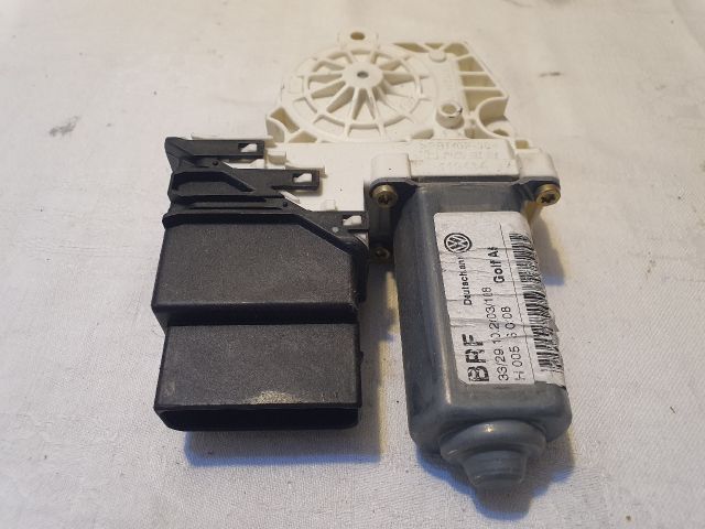 bontott VW GOLF V Jobb hátsó Ablakemelő Motor