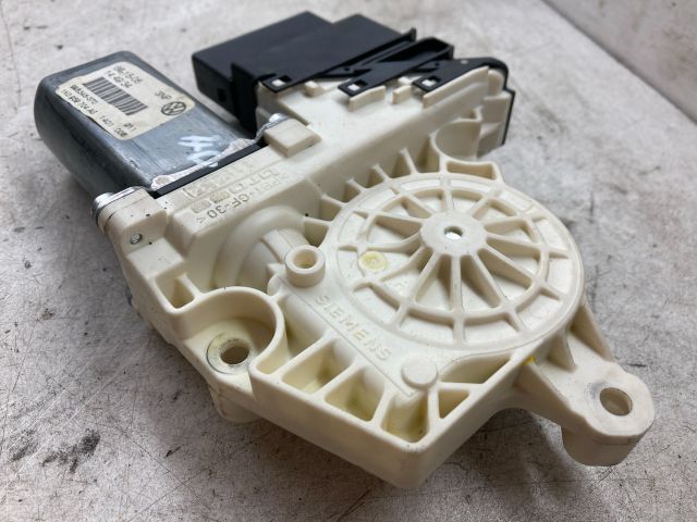 bontott VW GOLF V Jobb hátsó Ablakemelő Motor