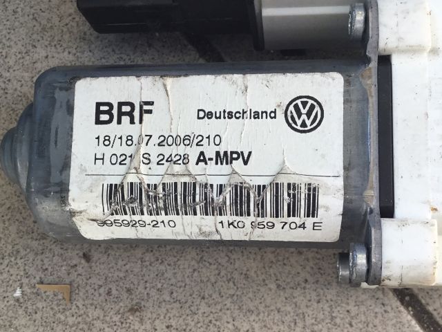 bontott VW GOLF V Jobb hátsó Ablakemelő Motor
