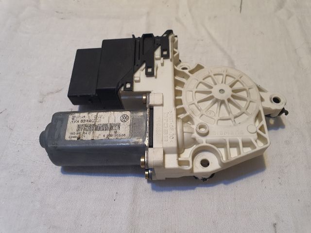 bontott VW GOLF V Jobb hátsó Ablakemelő Motor