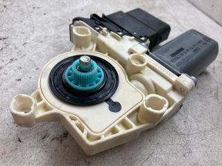 bontott VW GOLF V Jobb hátsó Ablakemelő Motor