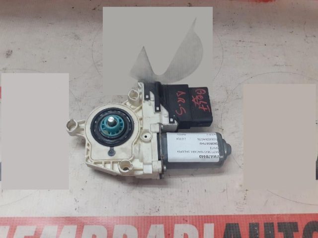 bontott VW GOLF V Jobb hátsó Ablakemelő Motor