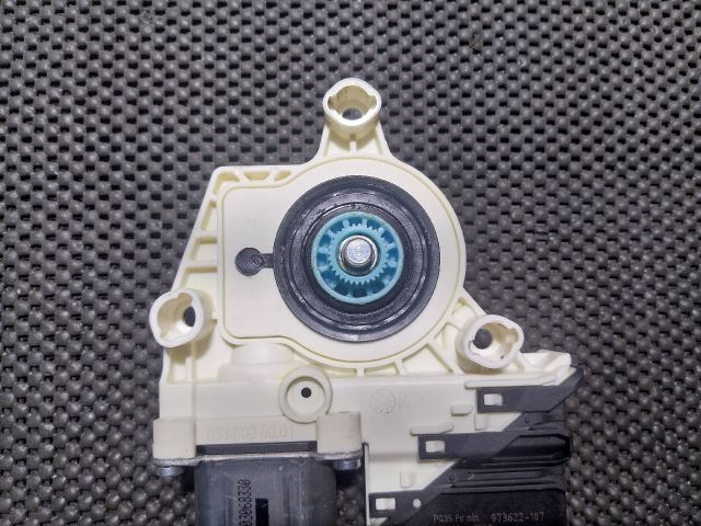 bontott VW GOLF V Jobb hátsó Ablakemelő Motor