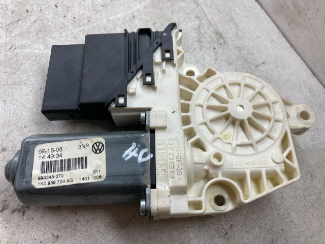 bontott VW GOLF V Jobb hátsó Ablakemelő Motor
