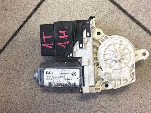 bontott VW GOLF V Jobb hátsó Ablakemelő Motor