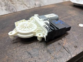 bontott VW GOLF V Jobb hátsó Ablakemelő Motor