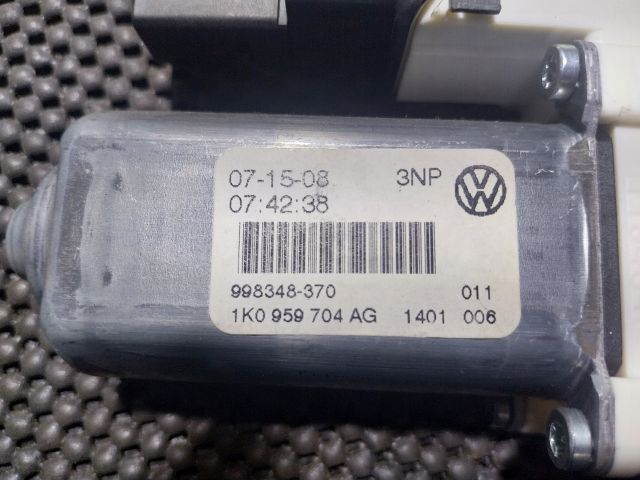 bontott VW GOLF V Jobb hátsó Ablakemelő Motor