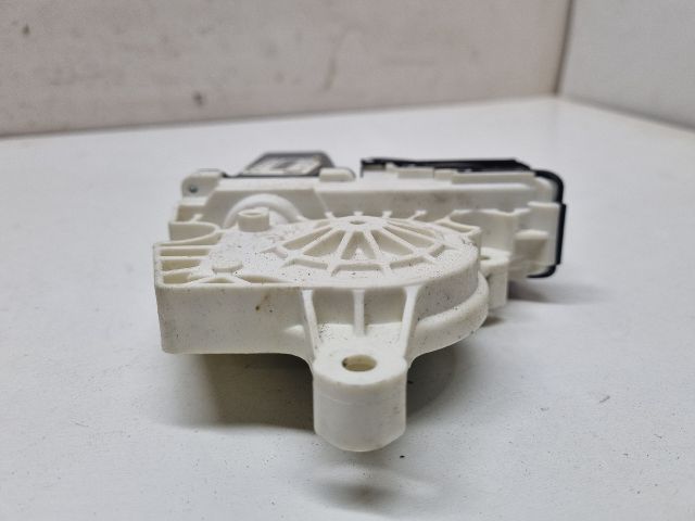 bontott VW GOLF V Jobb hátsó Ablakemelő Motor