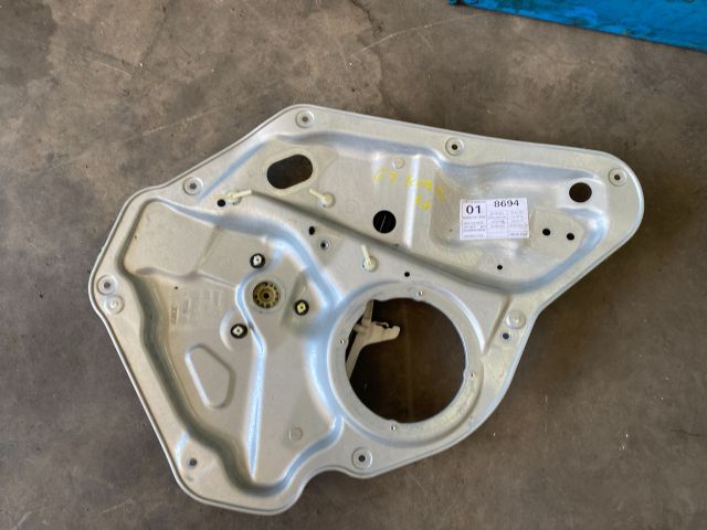 bontott VW GOLF V Jobb hátsó Ablakemelő Szerkezet (Elektromos)