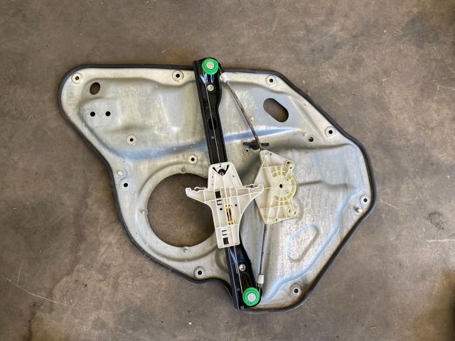 bontott VW GOLF V Jobb hátsó Ablakemelő Szerkezet (Elektromos)