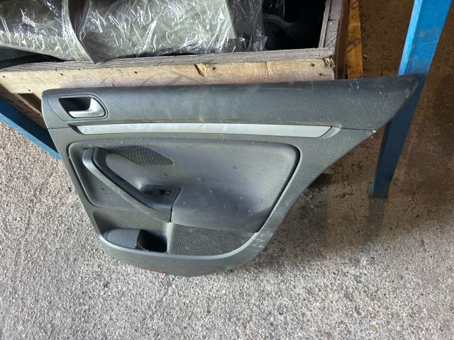 bontott VW GOLF V Jobb hátsó Ajtó Kárpit