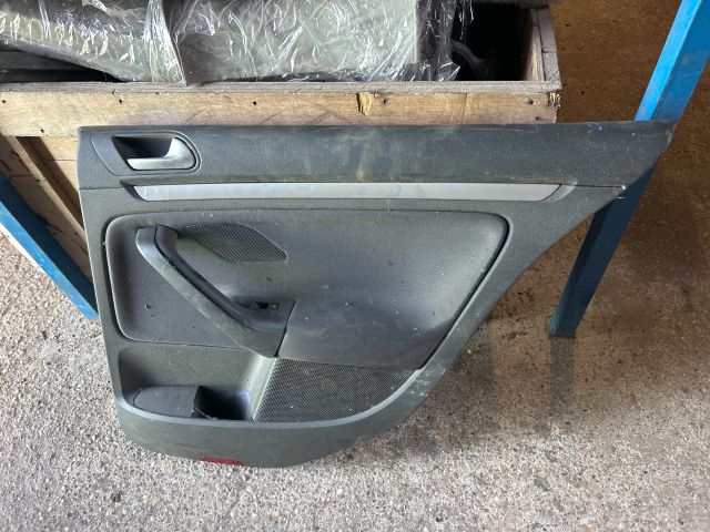 bontott VW GOLF V Jobb hátsó Ajtó Kárpit