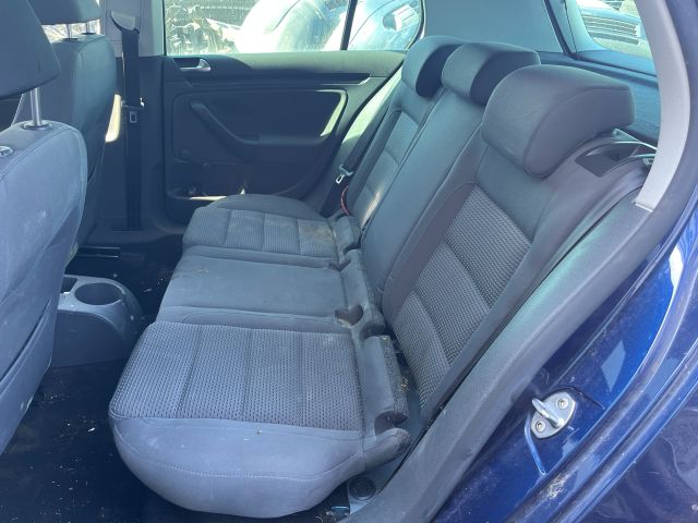 bontott VW GOLF V Jobb hátsó Ajtó Kárpit