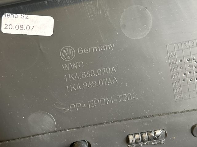 bontott VW GOLF V Jobb hátsó Ajtó Kárpit