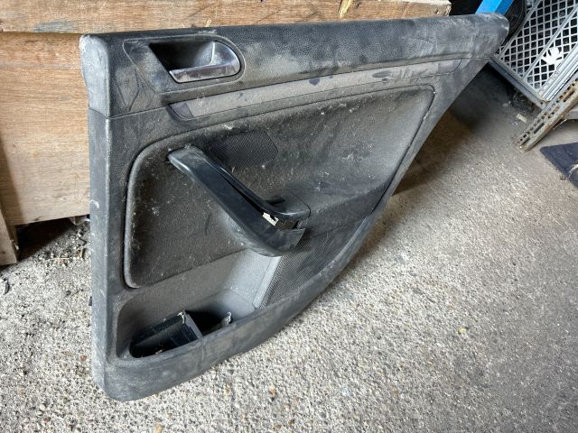 bontott VW GOLF V Jobb hátsó Ajtó Kárpit