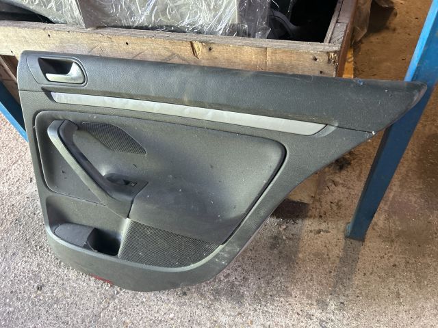bontott VW GOLF V Jobb hátsó Ajtó Kárpit