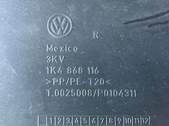 bontott VW GOLF V Jobb hátsó Ajtó Kárpit