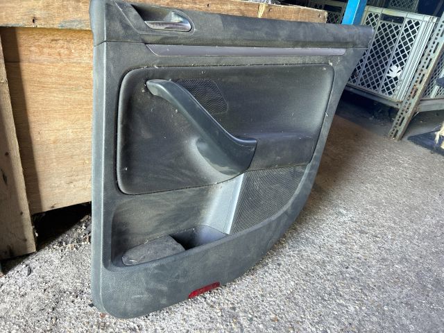 bontott VW GOLF V Jobb hátsó Ajtó Kárpit