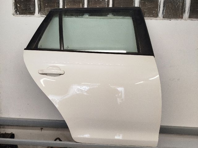 bontott VW GOLF V Jobb hátsó Ajtó (Részeivel)