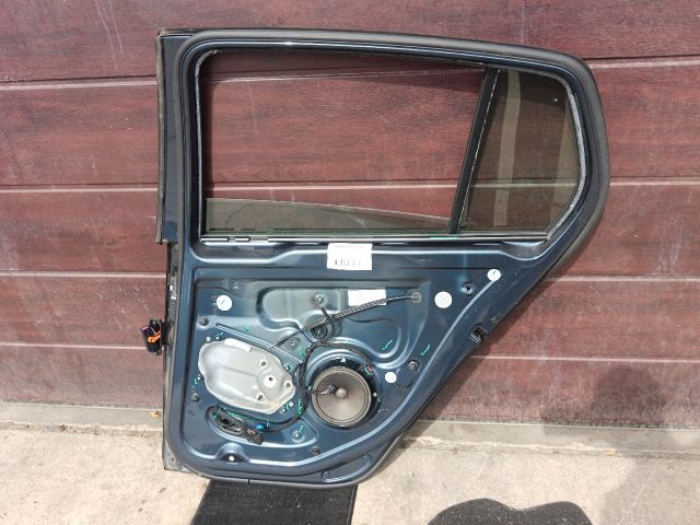bontott VW GOLF V Jobb hátsó Ajtó (Részeivel)