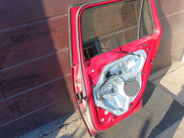 bontott VW GOLF V Jobb hátsó Ajtó (Részeivel)