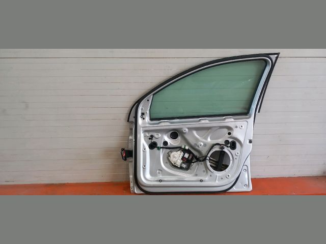 bontott VW GOLF V Jobb hátsó Ajtó (Részeivel)