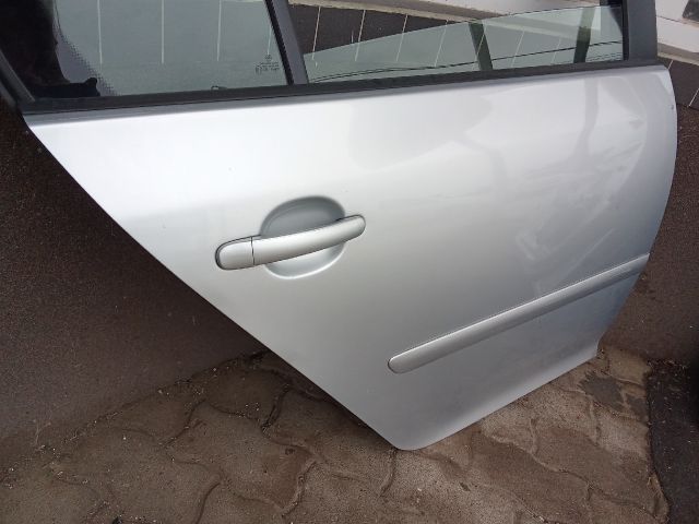 bontott VW GOLF V Jobb hátsó Ajtó (Részeivel)