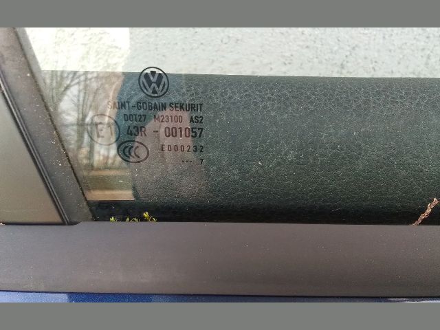 bontott VW GOLF V Jobb hátsó Ajtó (Részeivel)