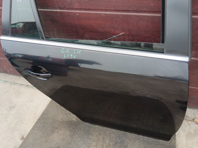 bontott VW GOLF V Jobb hátsó Ajtó (Részeivel)