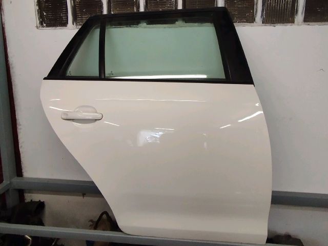 bontott VW GOLF V Jobb hátsó Ajtó (Részeivel)