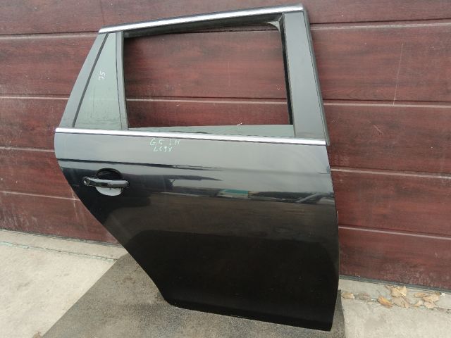 bontott VW GOLF V Jobb hátsó Ajtó (Részeivel)